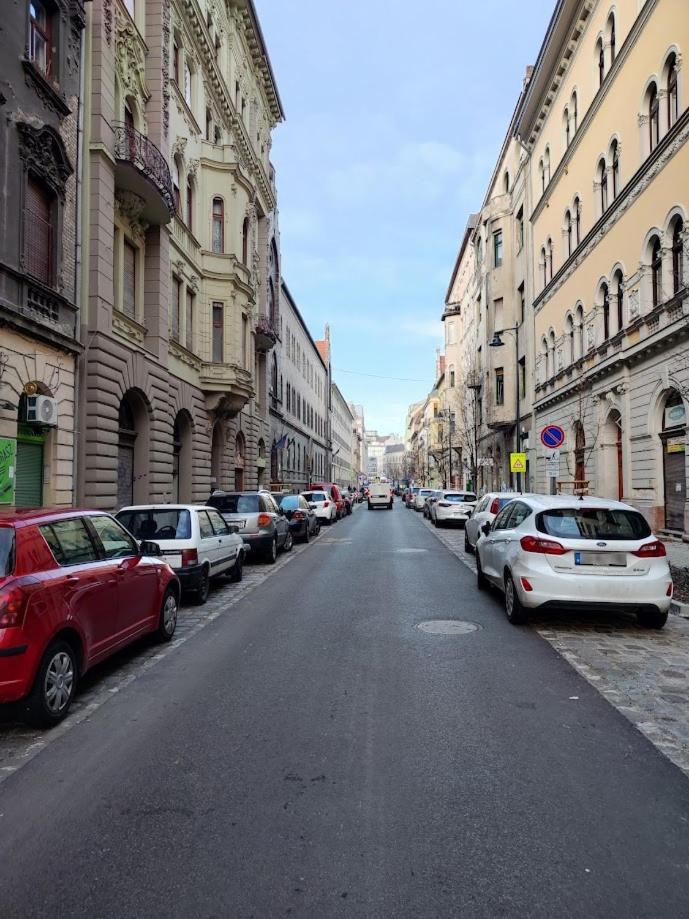Hi!5 Spacious Apartment Budapest Palotanegyed Zewnętrze zdjęcie